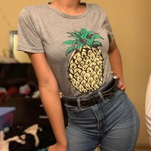 Grey T- Shirt🍍